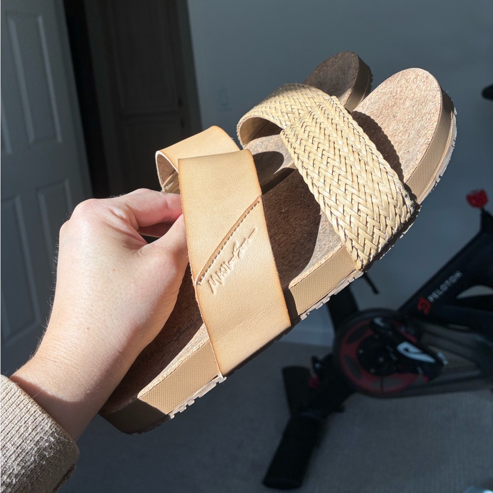 Maui and Sons Tan Sandals